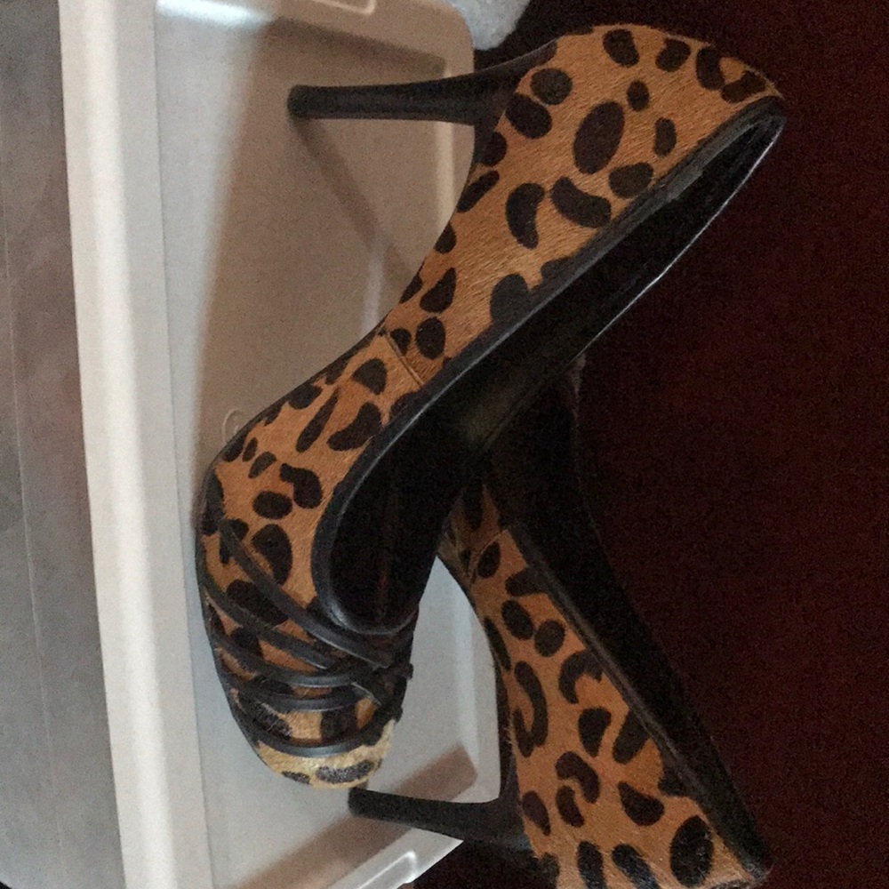 Fergie leopard print shoe size 8